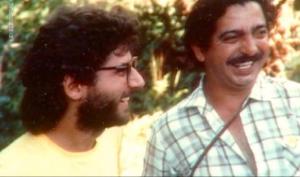 Ainda muito jovem, Binho Marques foi convidado por Chico Mendes para colaborar em projetos de educação. Entre os dois nasceu uma relação marcada por confiança e respeito.